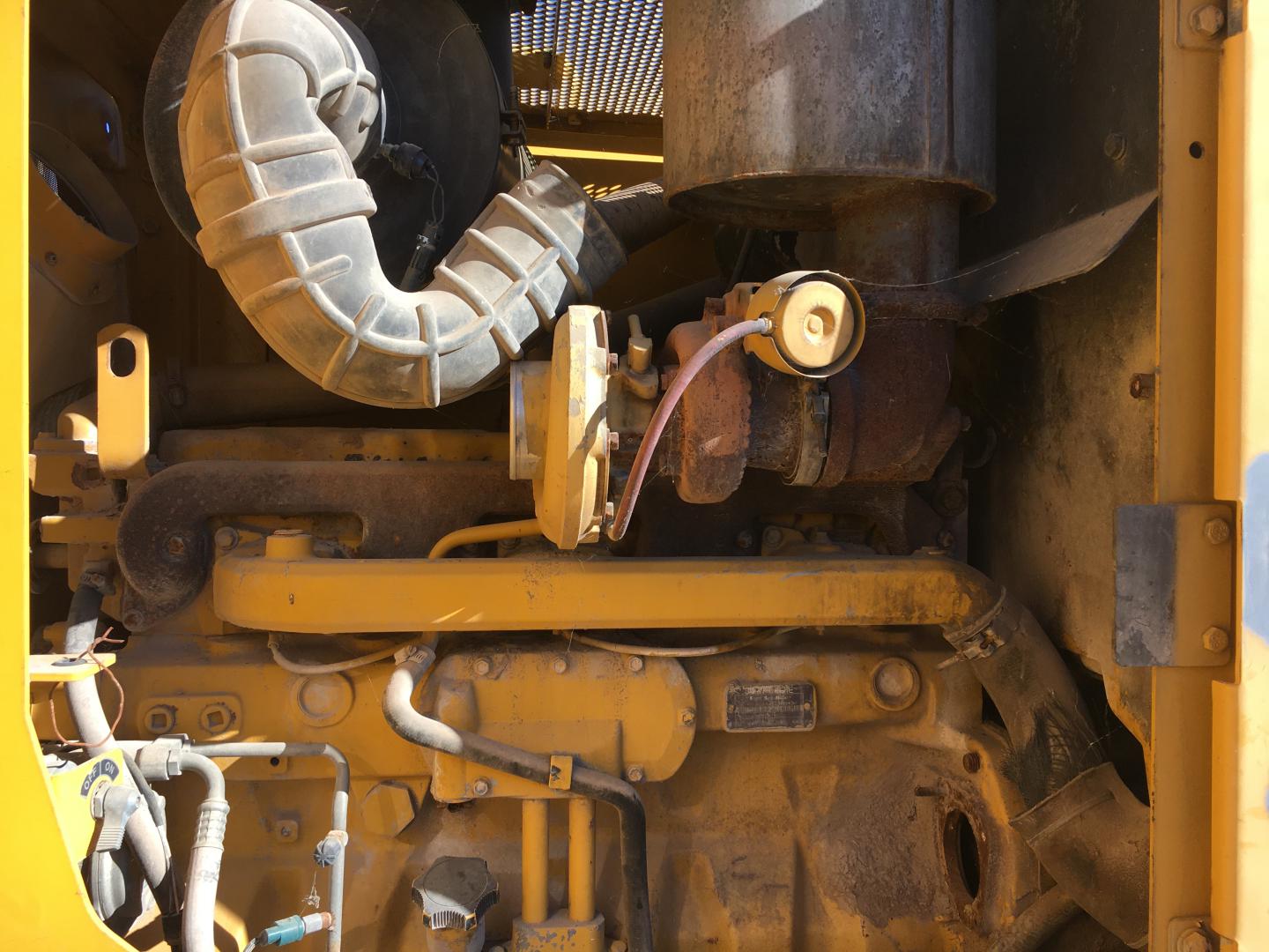 ./imagenes/INVOICE/2019/16407/MOTOCONFORMADORA JOHN DEERE_770C (43).JPG